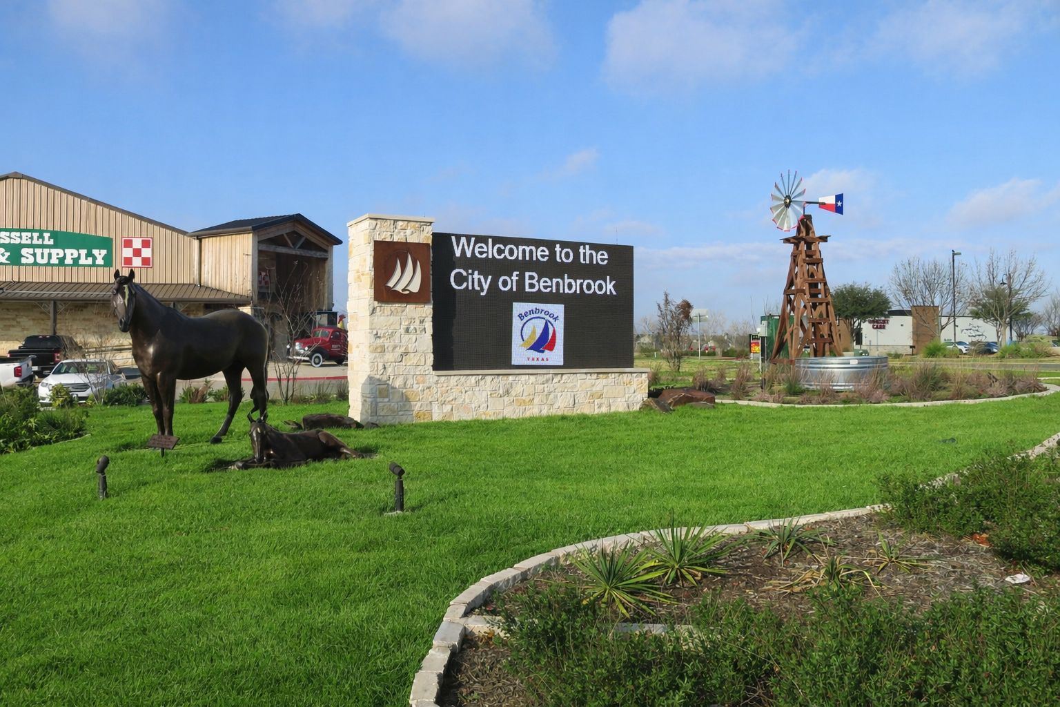 Skyline and landmark view of Benbrook, Texas