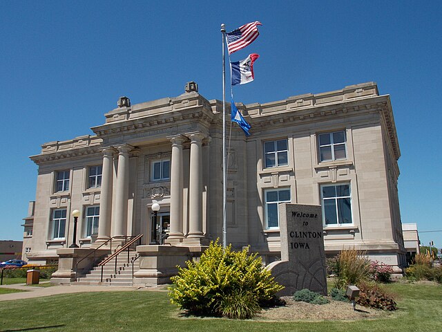 Skyline and landmark view of Clinton, Iowa
