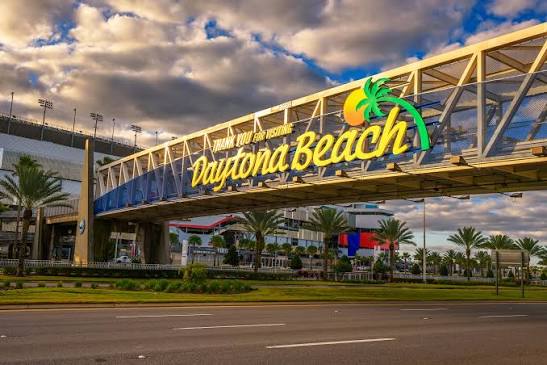 Skyline and landmark view of Daytona Beach, Florida