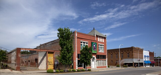 Skyline and landmark view of Decatur, Alabama