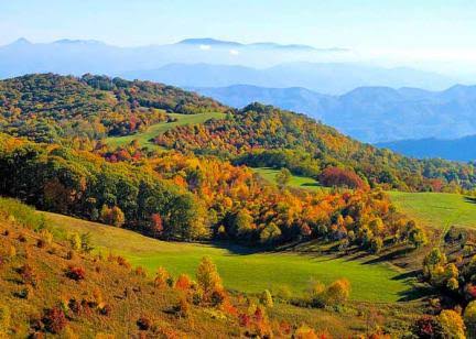 Skyline and landmark view of Mars Hill, North Carolina