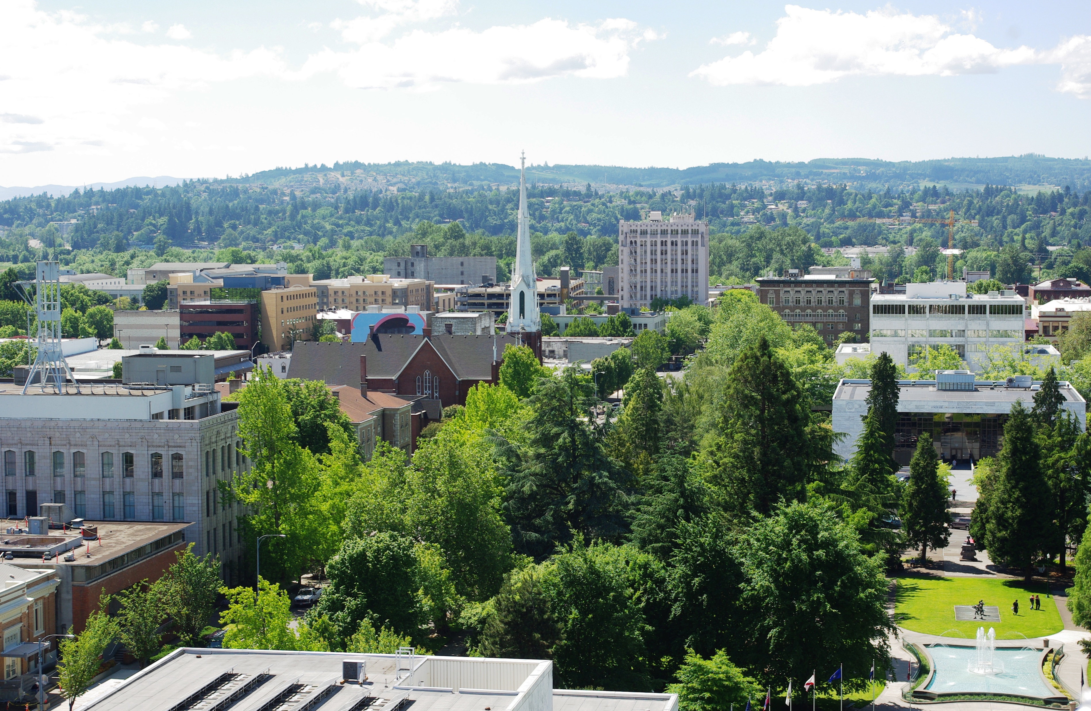 Skyline and landmark view of Salem, Oregon