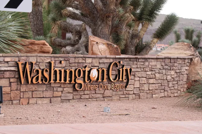 Skyline and landmark view of Washington, Utah
